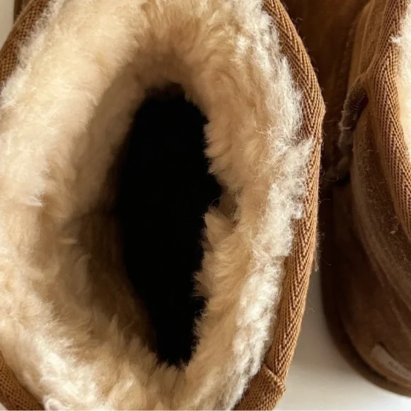 Minnetonka Genuine Sheepskin leather Women Olympia Short Boots Golden Tan size 8 - Picture 8 of 15